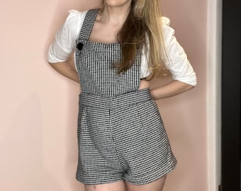 Vintage houndstooth playsuit, short dungarees, monochrome playsuit. UK 8 - 10