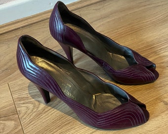 Vintage 80's Charles Jourdan peep toe shoes. Burgundy heels. UK 6.5
