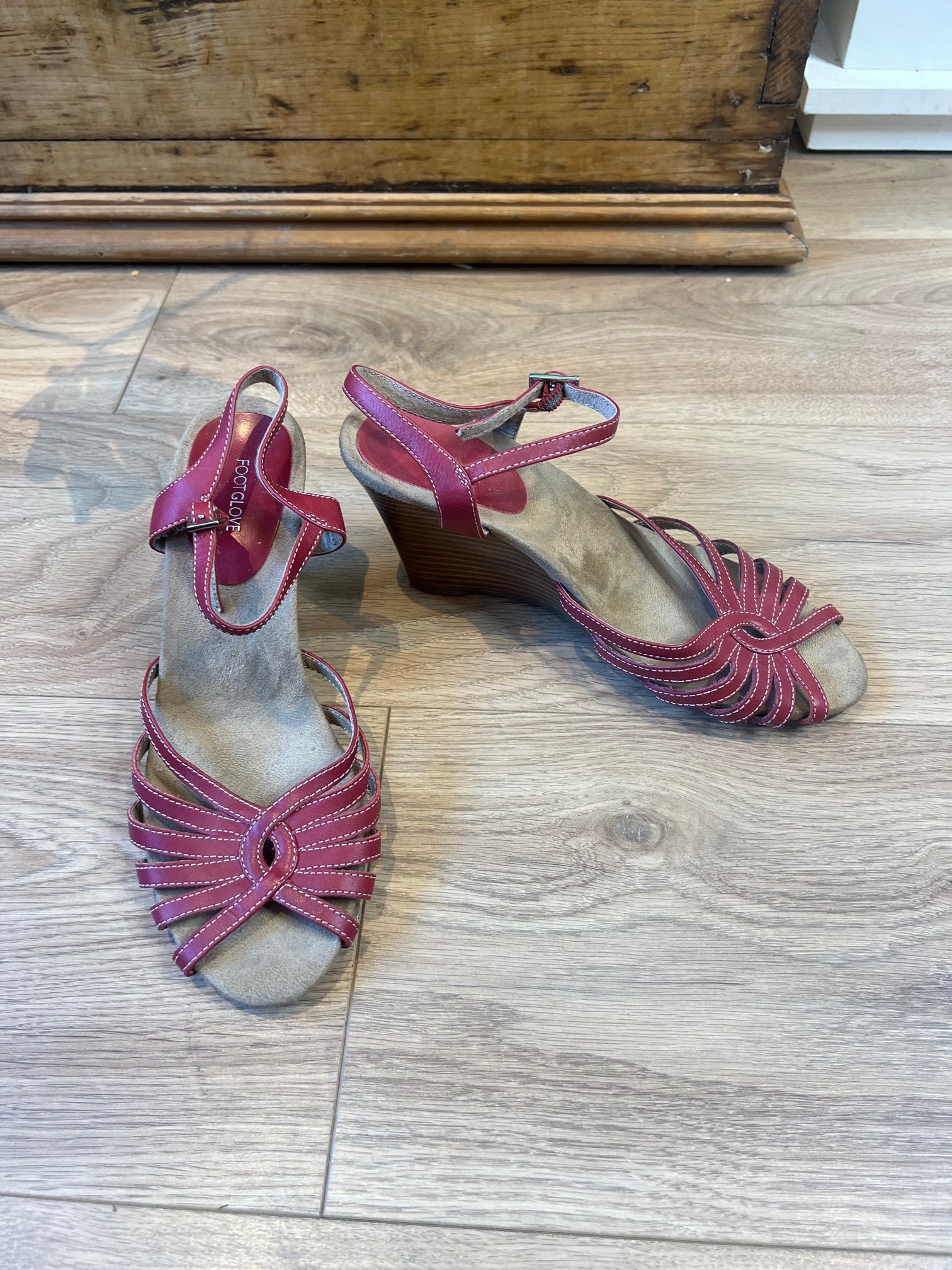 Footglove sandals store size 5