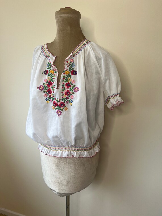 Vintage 70's Hungarian embroidered folk blouse. U… - image 3