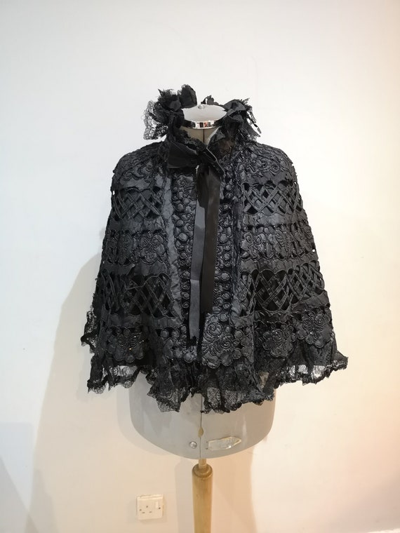 Victorian black beaded cape, Victorian capelet, je