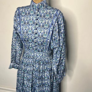 1970er Jahre Origin Liberty Printkleid. DE-6