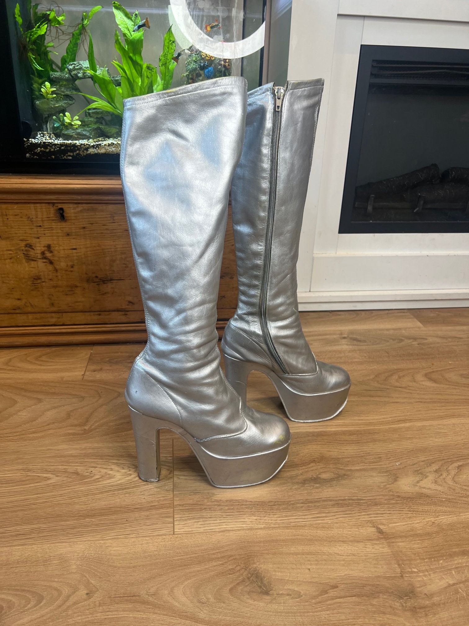 Silver top 70s boots