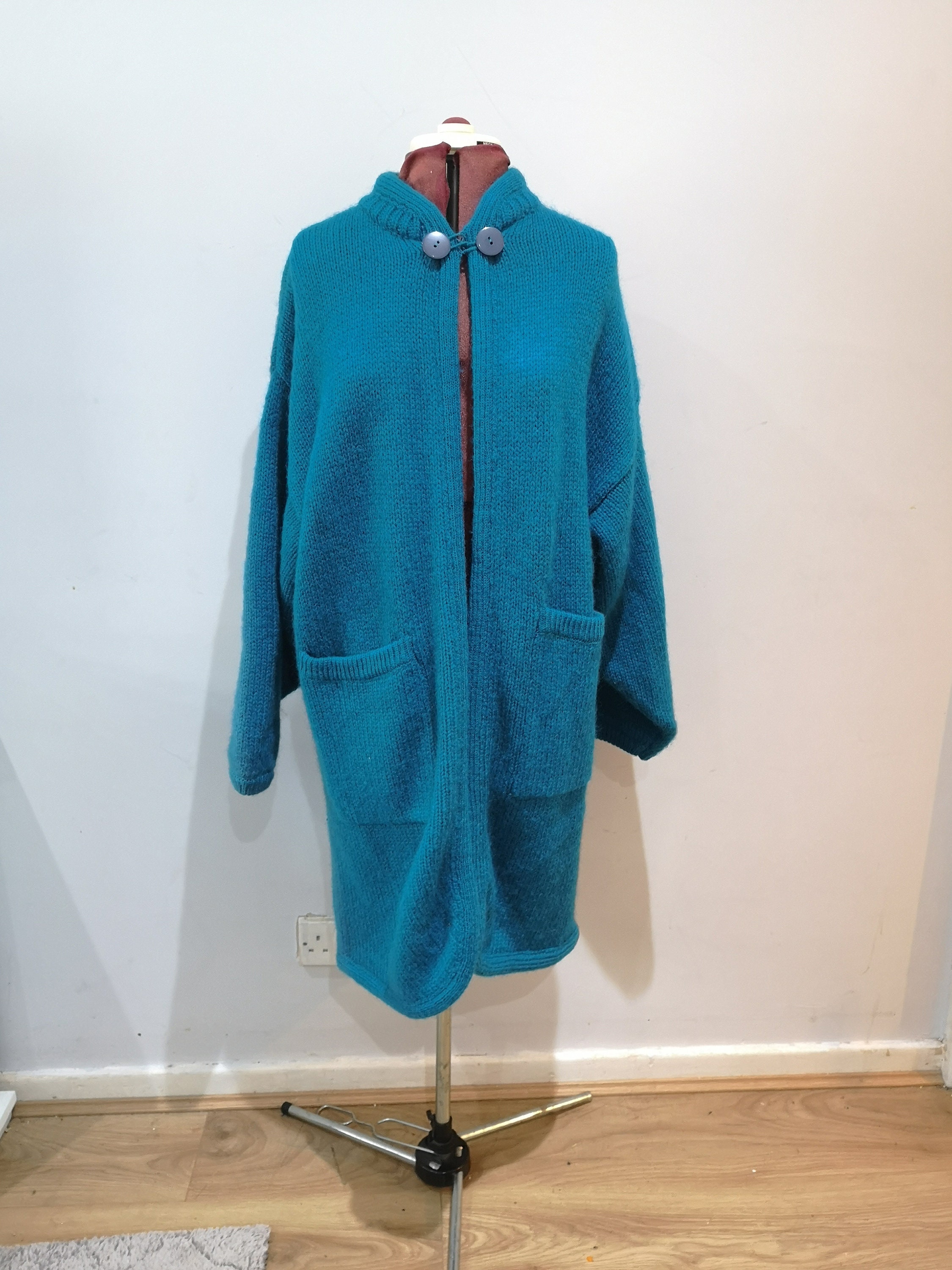 Image of A Vintage 's Teal Chunky Cardigan, Long 's Cardigan. Size Large