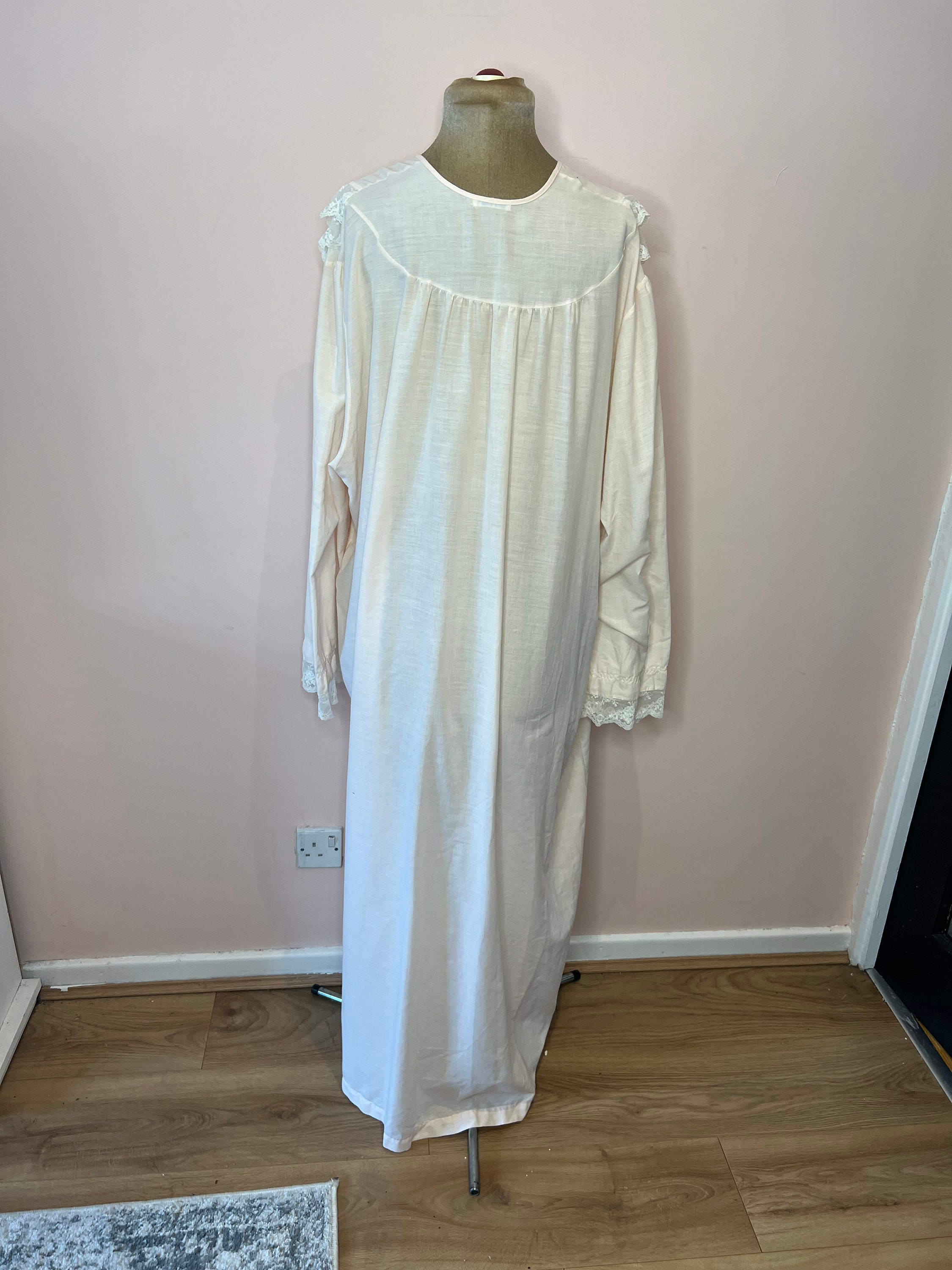PenelopesAttire Vintage David Nieper Nightie, Vintage nightgown. UK
