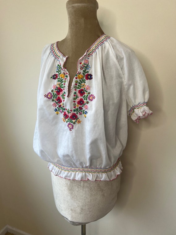 Vintage 70's Hungarian embroidered folk blouse. U… - image 2