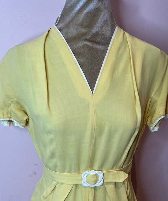 Vintage handmade 1940's or 50's yellow dress. UK 8 - image 6