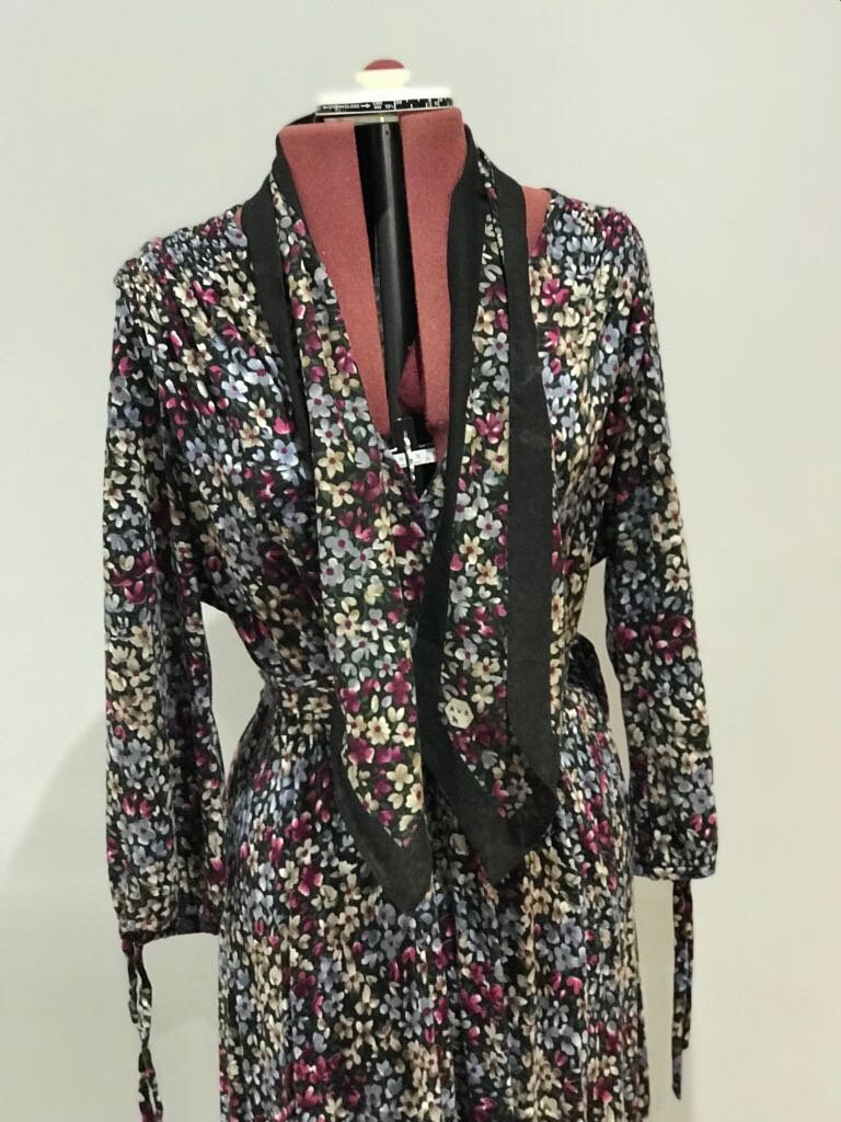 Image of Eva For Robert Janan Ditsy Floral Dress 's Vintage Neck Tie, Plus Size Day Neckerchief, Designer, Uk  -