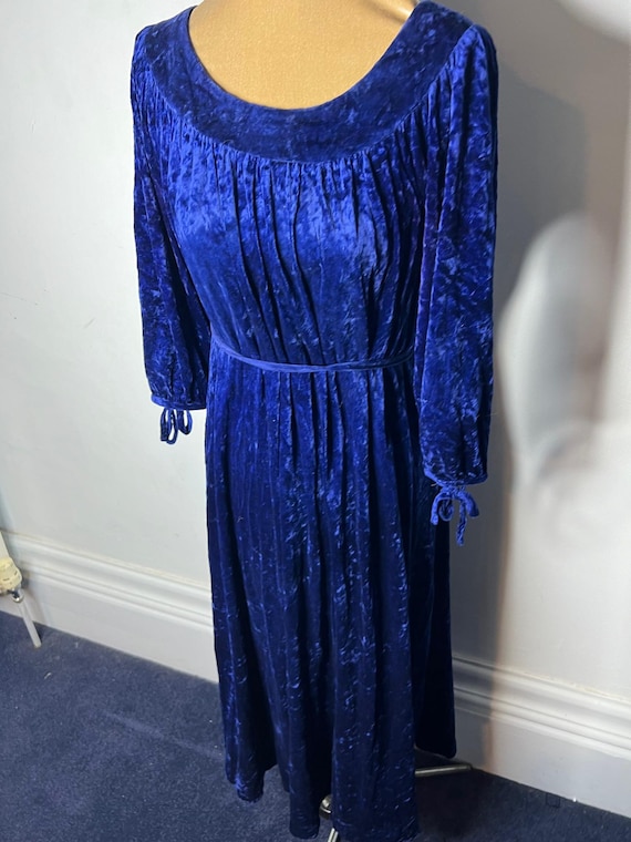 Vintage 60's or 70's blue velvet dress, Sylvan long blue velvet dress,velvet moo moo dress. Size Medium