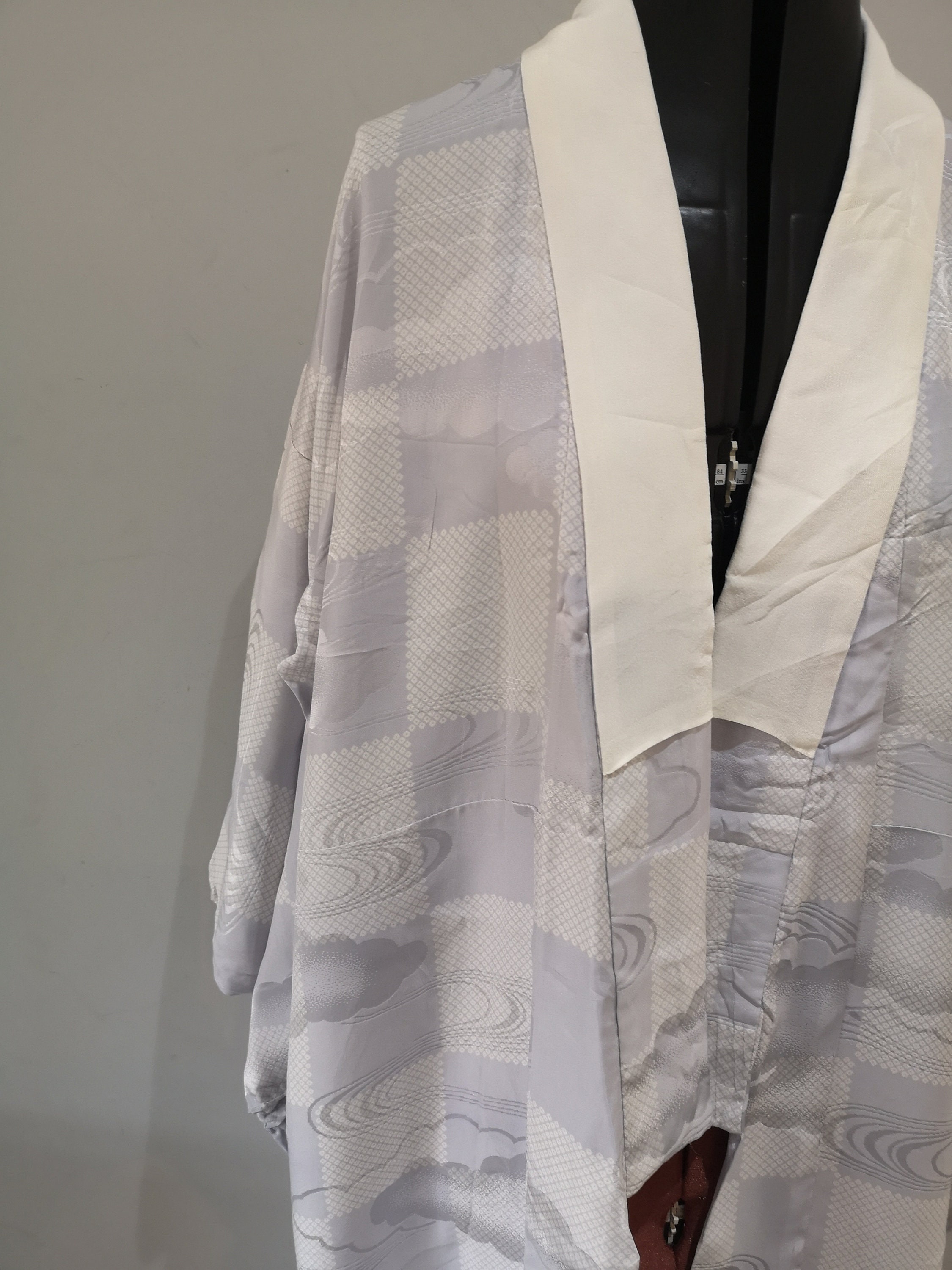 jacket dressing gown geometric pattern Vintage Japanese Kimomo Robe lightweight silky kimono One Size.