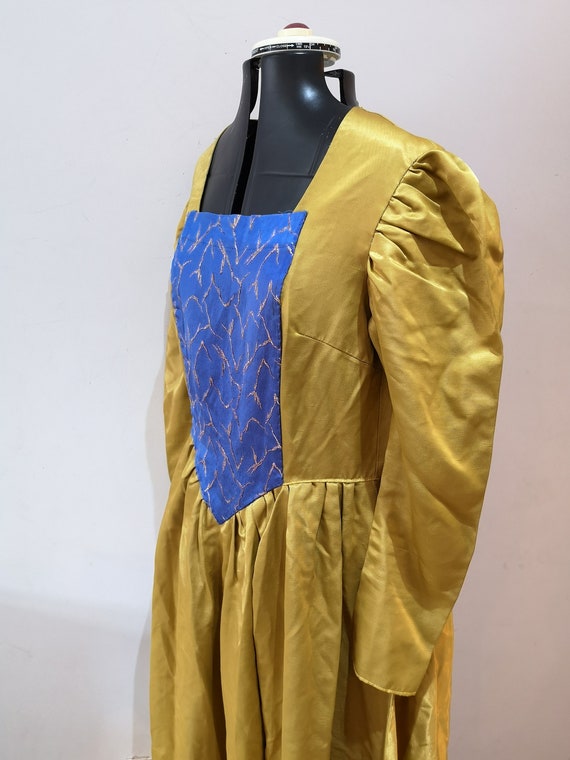 Vintage period costume dress, Tudor style dress, thea… Gem
