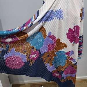 Vintage large scarf, rolled edge scarf, sarong, tropical print scarf, beach wear, beach cover up, extra large scarf, swimwear, beach scarf.