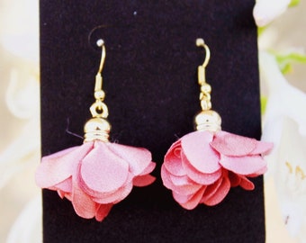 Handmade Pink Flower Earrings // Gold // Dangle