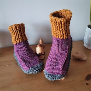 Bottes pour dortoir, chaussons, bottines, chaussons, tricotés à la main, mélange de laine, gros fil, adulte unisexe taille UK 6-7 gris, chiné, moutarde