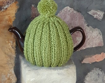 Cute Tea Cosy, Cozy, Funda para tetera para tamaño pequeño, 2 tazas, tetera de 450 ml, verde pistacho, hecha a mano, Betty marrón compatible con pompón