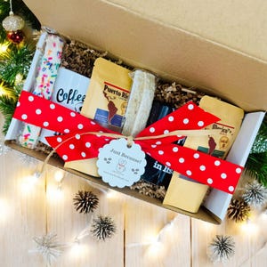 Coffee Gift Box for Two: Gourmet Mugs & Biscotti
