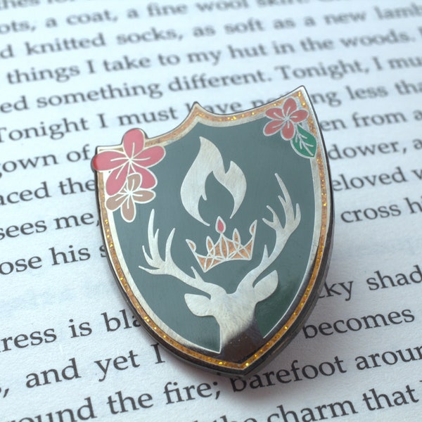 Enamel Pin, Bookish enamel pin, Terresan Black Nickel, Throne of Glass, Bookish, book lover gift.