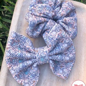 gymnast scrunchie or bow