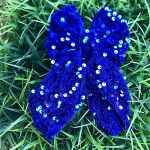 ブルーベルベットのスパンコールセーラーボウ