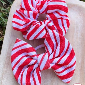 Candy cane stripe scrunchie and bow