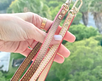 louis vuitton wristlet strap