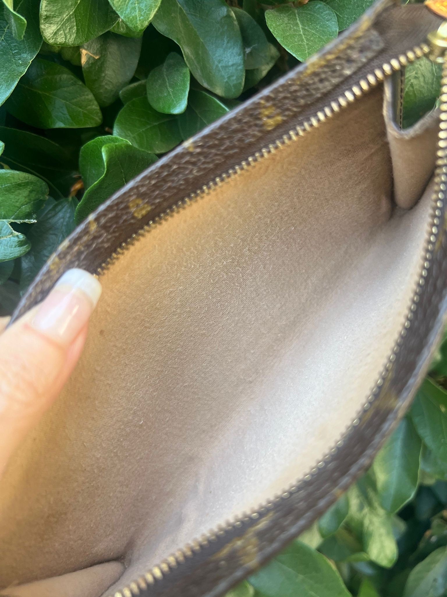 Authentic LOUIS VUITTON Accessory Pouch Gm Monogram Canvas