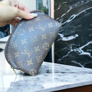 LOUIS VUITTON Monogram Canvas Cosmetic Pouch GM