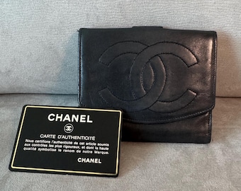 CHANEL Authentic Vintage Pre Owned Bifold Lambskin leather Wallet - Made in France Early 90’s Authenticity card included-