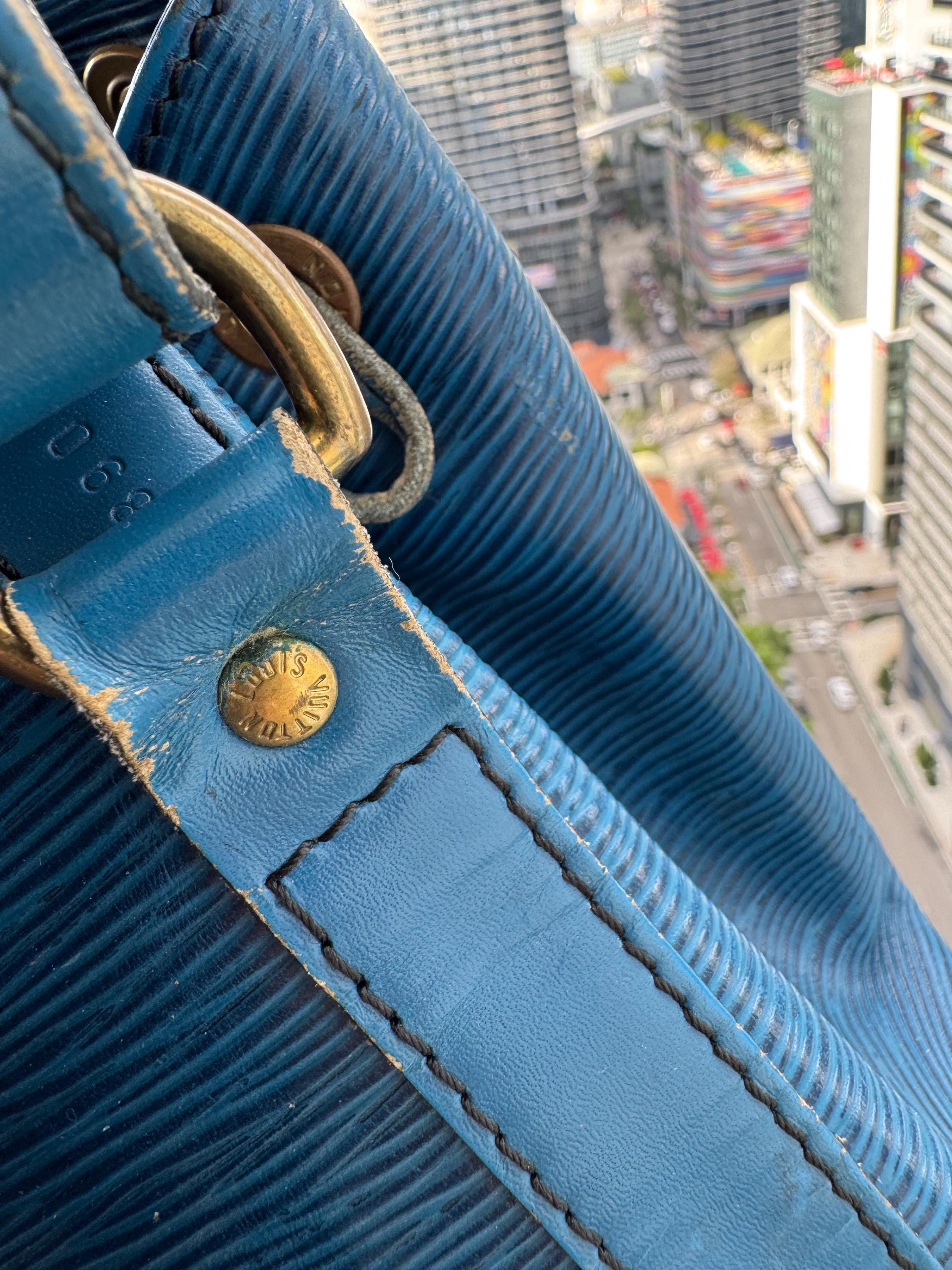 LOUIS VUITTON Noe Bucket Bag Clutch Blue Epi Leather - Limited