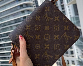 Authentic LOUIS VUITTON Monogram Mini Cartouchiere PM Authentic LOUIS VUITTON Monogram Mini Cartouchiere PM