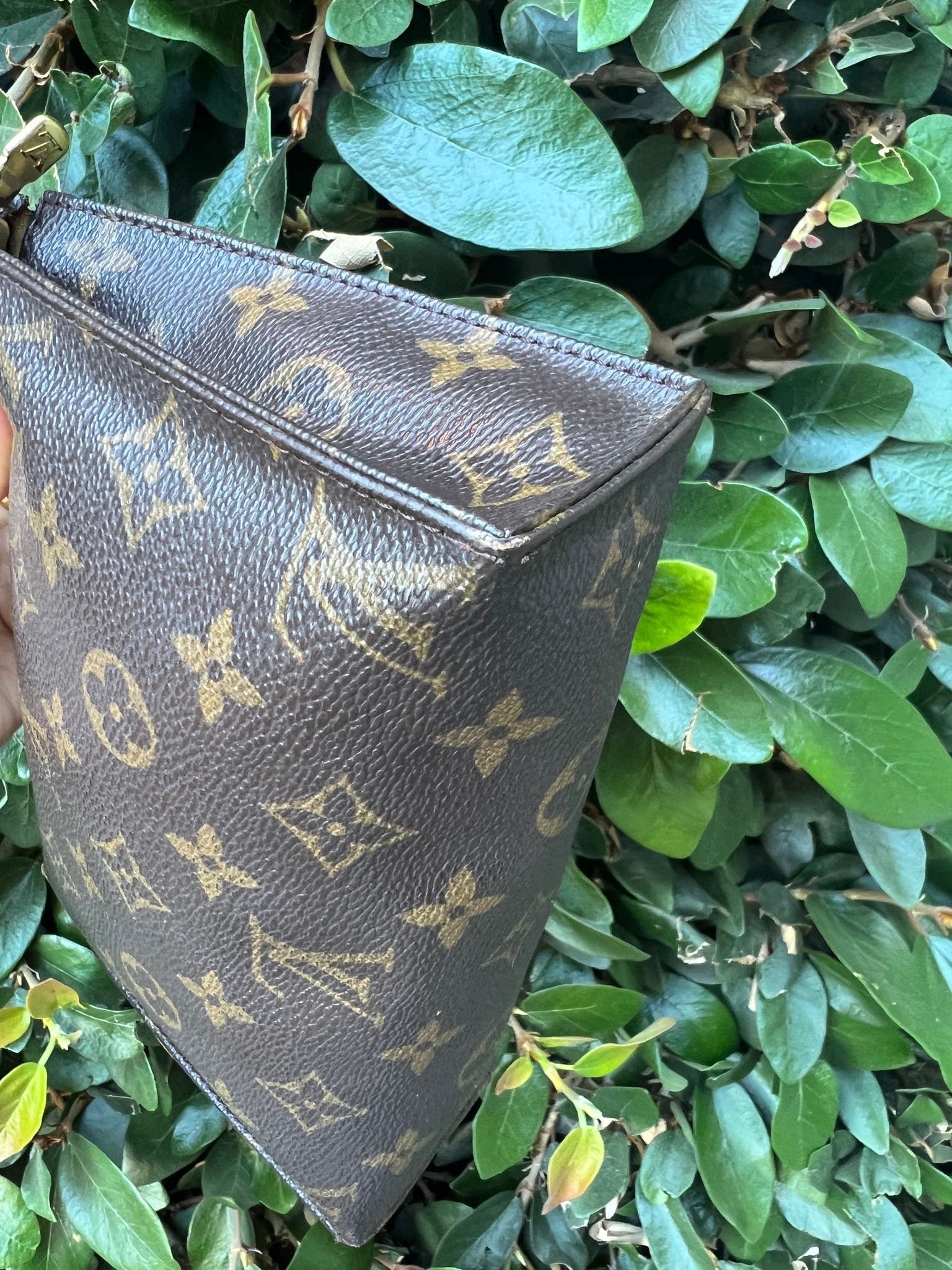 LOUIS VUITTON Authentic Toiletry 19 Clutch Purse Bag LV Pouch Monogram  Canvas Brown Vintage Collectible lv NO0948 Made in France in 1998