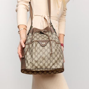 GUCCI Authentic Sherry Line Bucket Bag Rare Canvas Vintage Crossbody bag - GG - Logo-  very good Condition- Italy