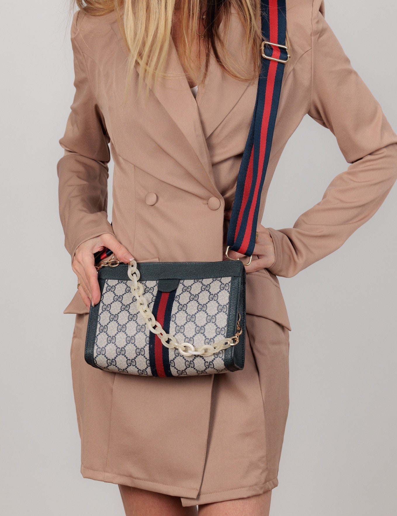 Top 85+ imagen gucci guitar strap Abzlocal.mx