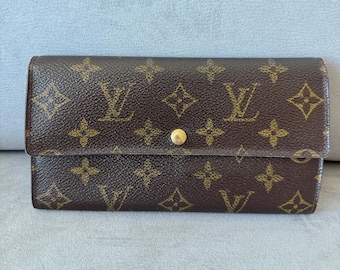 Authentic LOUIS VUITTON Vintage Monogram Brown Sarah Wallet- Good Pre Owned Condition TH0092 France 2002