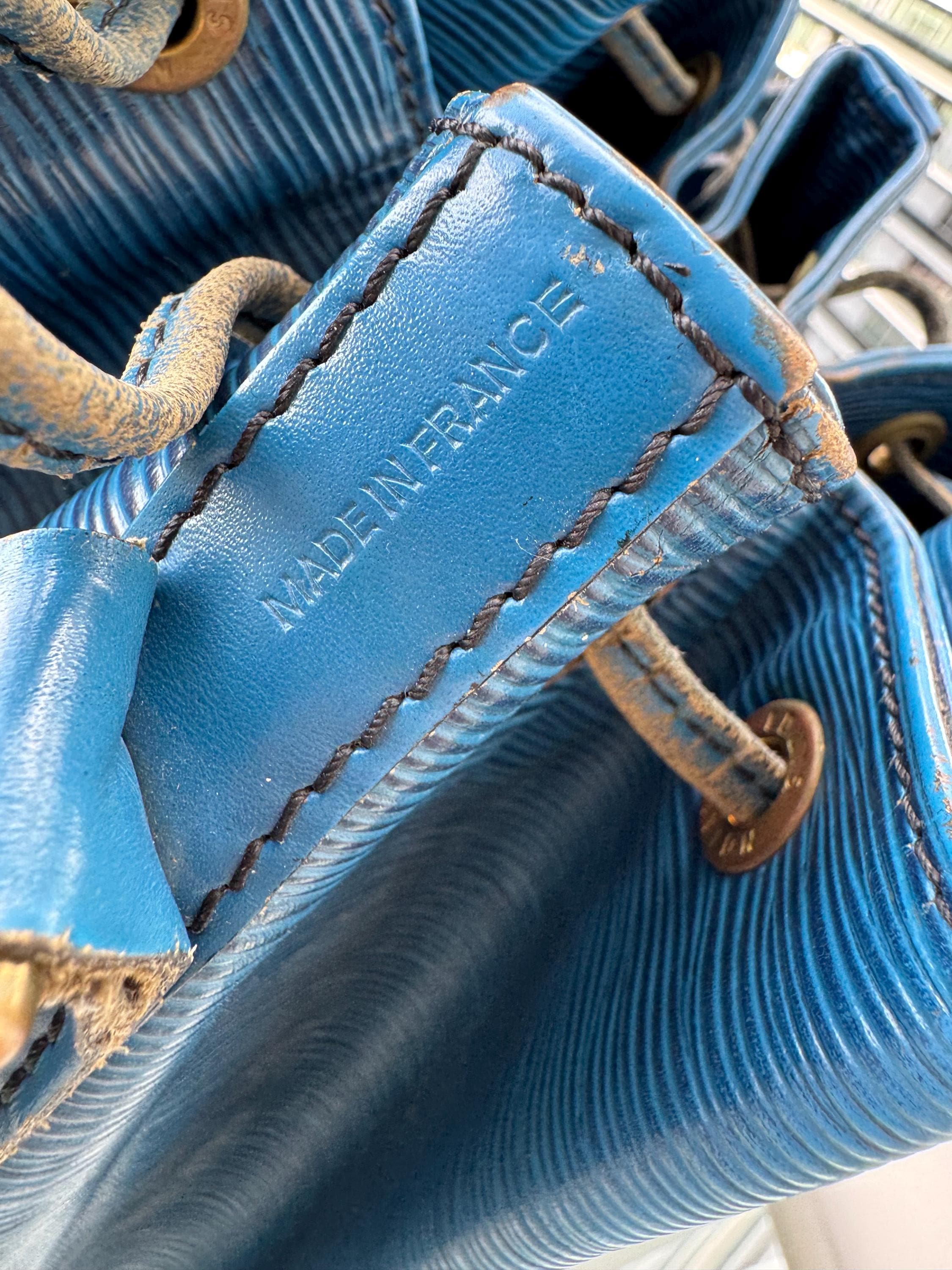 LOUIS VUITTON Noe Bucket Bag Clutch Blue Epi Leather - Limited