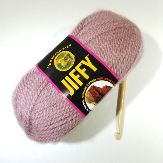 Buy Jiffy Yarn by Lion Brand, Bulky Weight Yarn, Fuzzy Yarn, Acrylic Yarn,  Knitting Yarn, Crochet Yarn, Craft Yarn, Weaving Yarn, Scarf Yarn Online in  India 