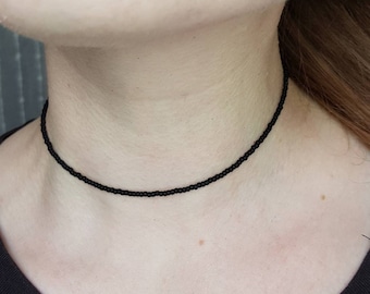 Gargantilla negra mate, gargantilla negra con cuentas para mujer, joyería gótica punk rock, gargantilla ajustable, collar para combinar con otras joyas.