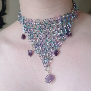 Collana girocollo in maglia di maglia arcobaleno pastello - Collana fantasy medievale in ametista - Gioielli romantici fatti a mano
