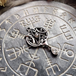 Pendant PENTAGRAM AND MOON || Wicca Wiccan Witch Pagangoth Gothic Pagan Medieval Goth Strega Moon Witchcraft Chain Shaman Craft