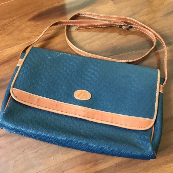 liz claiborne blue purse