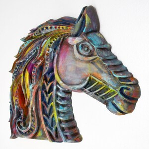 Paard handgeschilderd 3D-houtsnijwerk, houten muurkunst, klaar om op te hangen levendig kleurrijk paardendecor