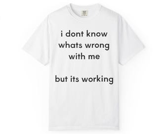 Koszulka „Embrace Your Flaws” | Zabawna koszulka z motywem samoakceptacji