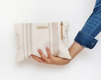 Sustainable canvas necessaire with zipper