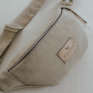 Crossbodytas van stonewashed katoenen canvas – Hoogwaardige, robuuste heuptas in natuurlijke kleuren – Unisex