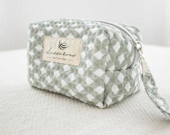 Boxy Bag LOLA. Kosmetiktasche Herbs-green- Vichy Karos