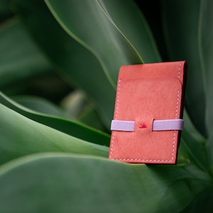 Listo para enviar, billetera plegable de cuero colorido, portatarjetas, billetera de bolsillo delantero, para hombres, para mujeres, minimalista, hecho en los EE.UU., vegtan