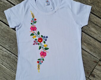 Hungarian embroidered cotton handmade T-shirt, L size short-sleeve T-shirt,  Kalocsa Tshirt, Hand Embroidered Women’s folk Blouse