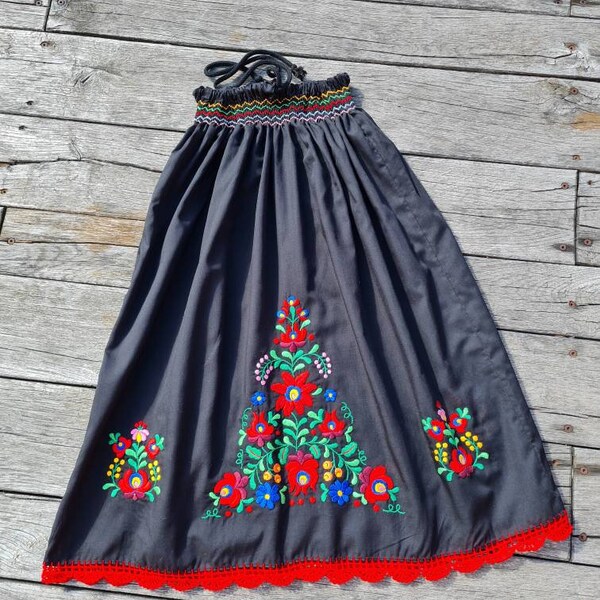 Hungarian skirt, Hungarian black Skirt Floral handembroidered, skirt, black floral skirt, embroidered skirt, hungarian embroidered