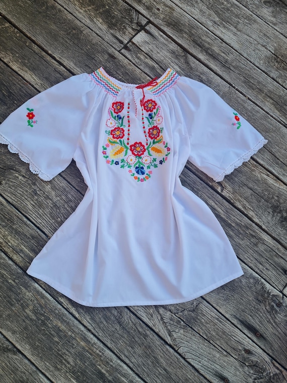 Blusa húngara con bordado floral a mano, blusa campesina, blusa