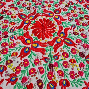 Toalha de mesa tradicional antiga incrível, grande húngara ricamente bordada à mão, bordado, decoração de casa húngara bordada à mão OM